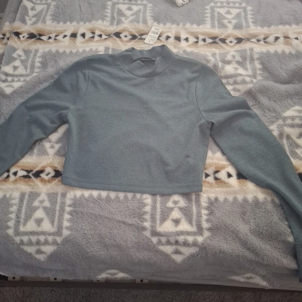 Cropped Ribbed Mock Turtleneck Sweater in Slate Blue